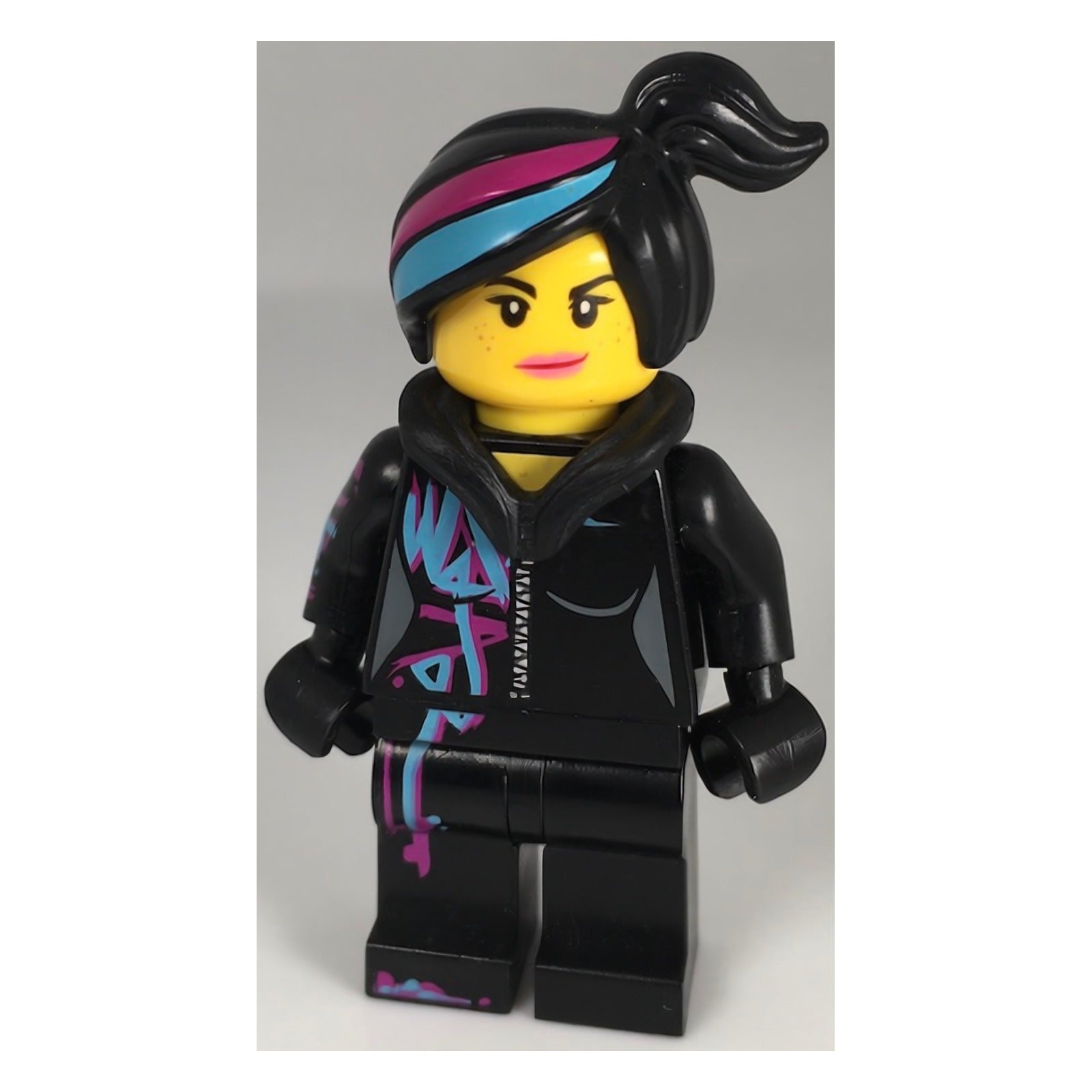 LEGO Minifigur Wyldstyle with Hood Folded Down – The LEGO Movie (tlm027) – neu