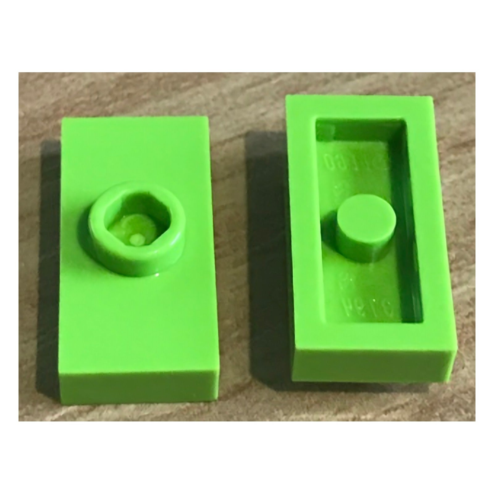 LEGO Plate modified 1 x 2 with 1 stud without groove (jumper) (3794a)